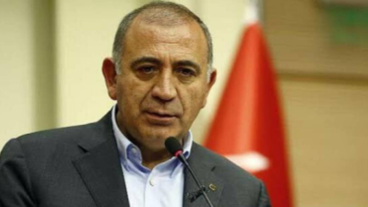 CHP İstanbul İl Başkanlığı’na kayyum olarak atanan Gürsel Tekin’den ‘geliyoruz’ paylaşımı CHP İstanbul İl Başkanlığı’na kayyum olarak atanan Gürsel Tekin’den ‘geliyoruz’ paylaşımı