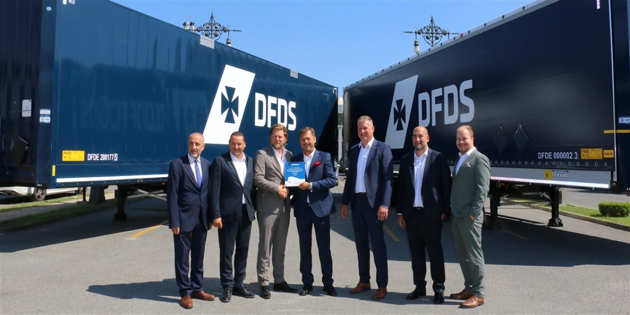 Krone ve DFDS’ten Türk lojistik sektörüne 1.050 treylerlik katkı Krone ve DFDS’ten Türk lojistik sektörüne 1.050 treylerlik katkı