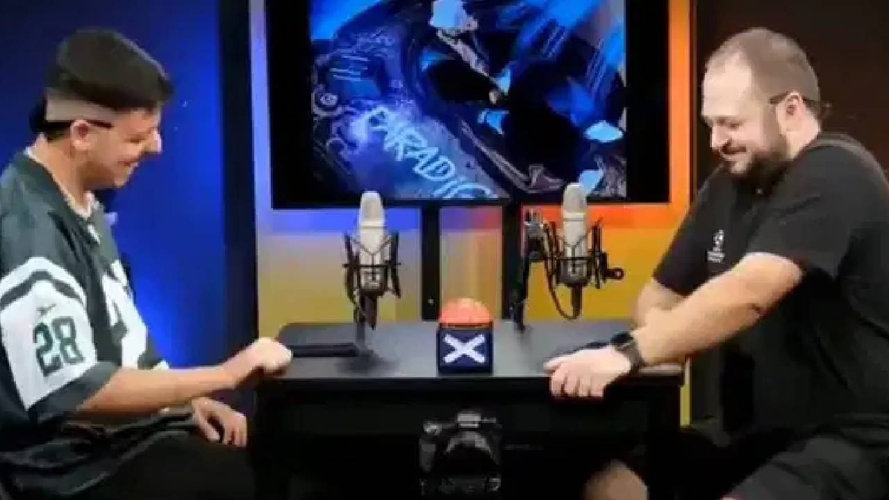 Soğuk Savaş isimli programın sunucusu Boğaç Soydemir ve konuğu Enes Akgündüz tutuklandı
