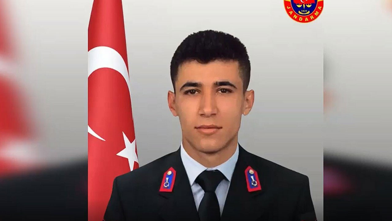 Uzman Çavuş Yeşil, kontrol devriyesinde otomobil çarpması sonucu şehit oldu