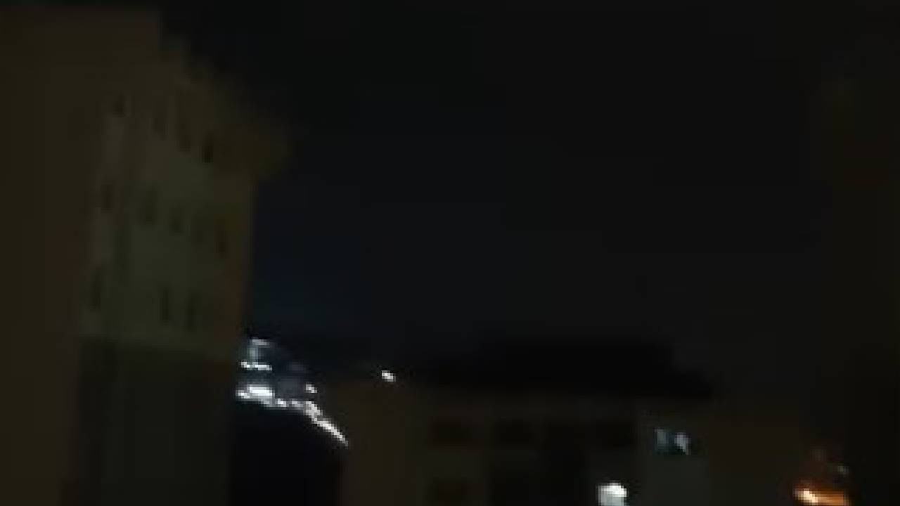 Bursa'da geceleri uyutmayan patlama sesleri gizemini koruyor (Video) Bursa'da geceleri uyutmayan patlama sesleri gizemini koruyor (Video)