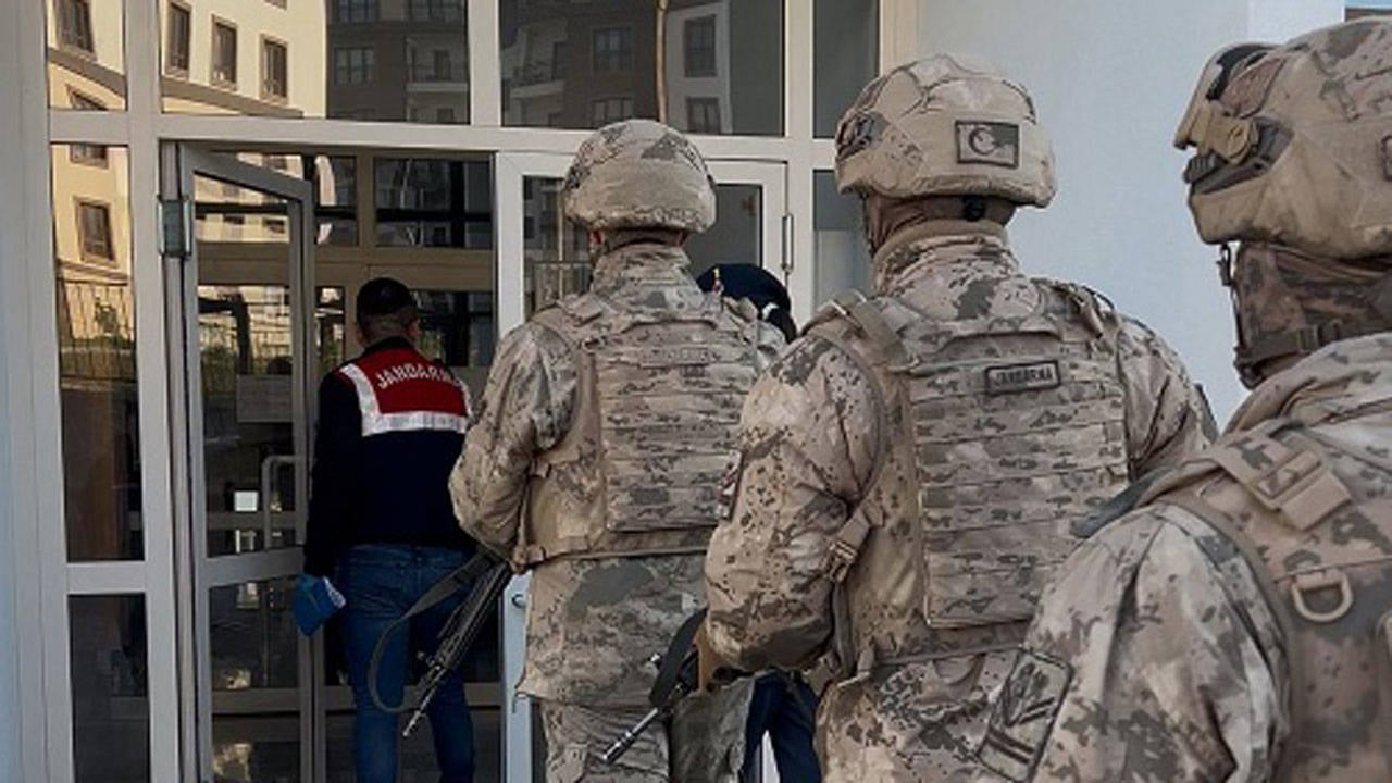 Çocukları hedef almışlardı: Sosyal medyada bomba yapımı ve silah kullanmayı öğreten iki kişi tutuklandı