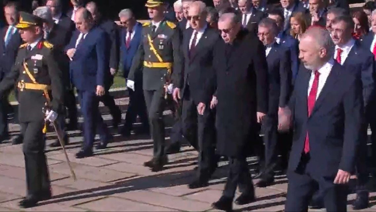 Devlet erkanı Anıtkabir’de | Erdoğan: Büyük ve güçlü Türkiye’yi evlatlarımıza emanet edeceğiz