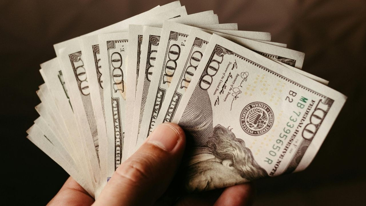 Dolarda yükseliş sürüyor! Haftalık kazancını genişletti