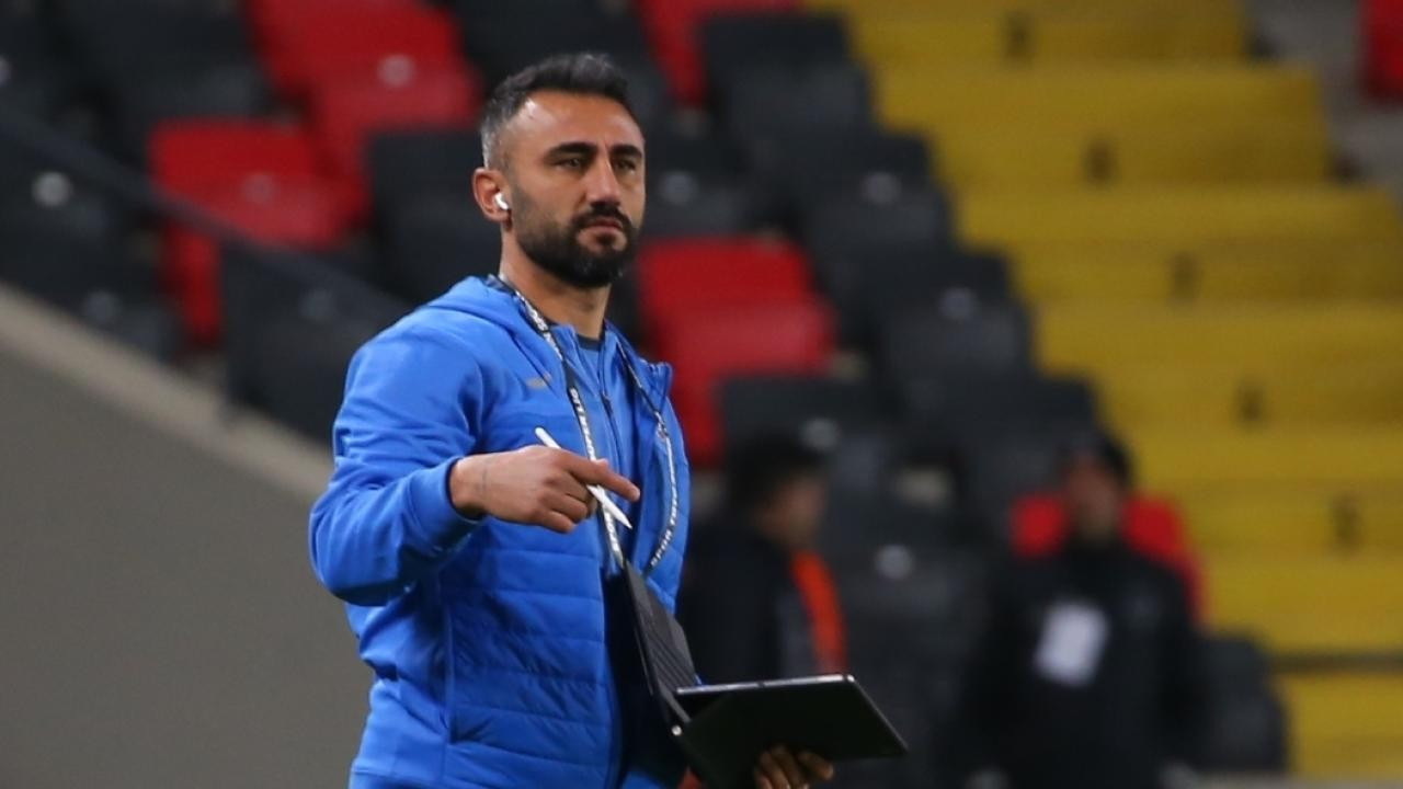 Eyüpspor Teknik Direktörü Selçuk Şahin istifa etti