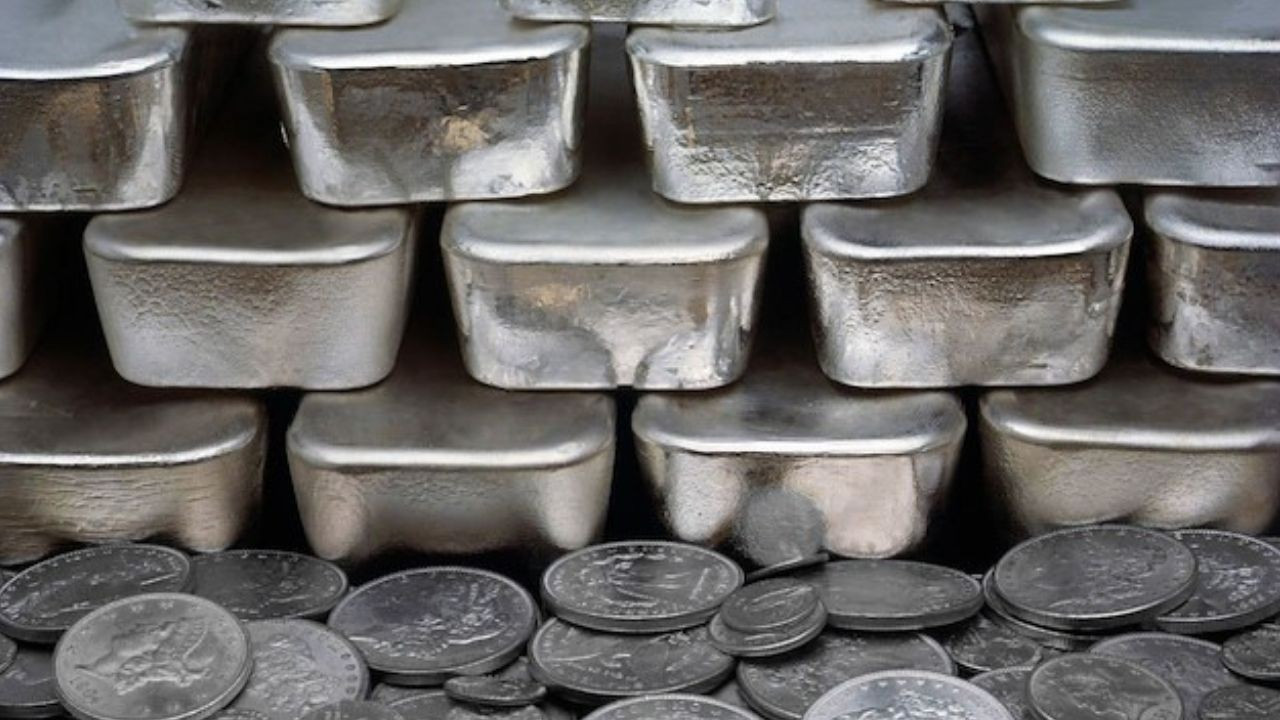 Gümüşün onsu ilk kez 51 doları aşarak rekor kırdı Gümüşün onsu ilk kez 51 doları aşarak rekor kırdı
