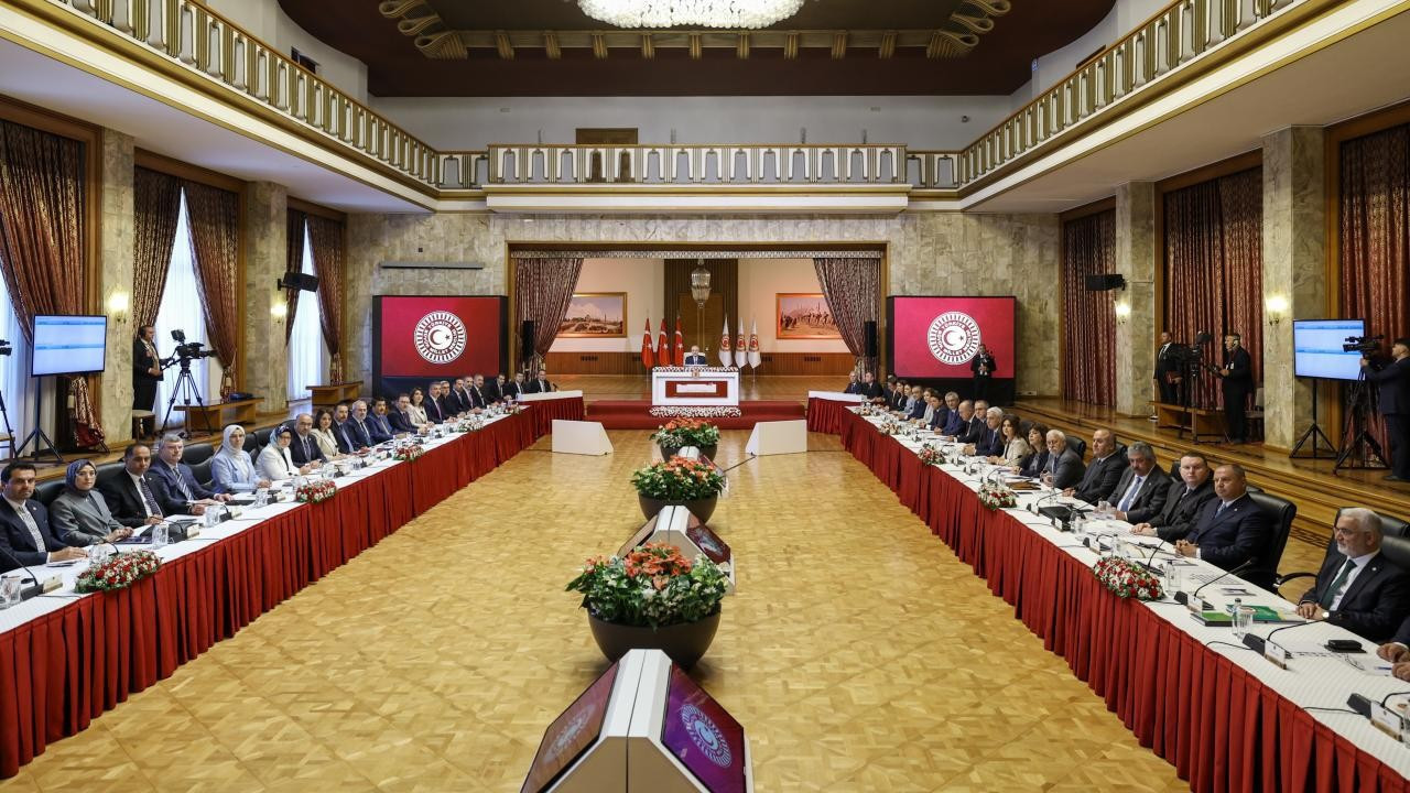 Komisyonun gündeminde İmralı’ya gitmek yok