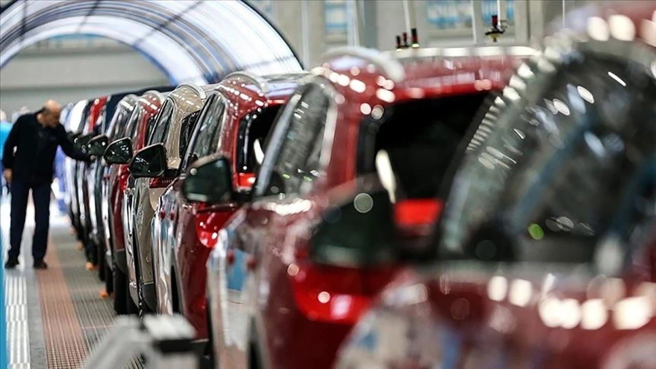 Otomobilde elektrikli ve hibrit rüzgârı esiyor! Benzinli ve dizelde satışlar geriledi