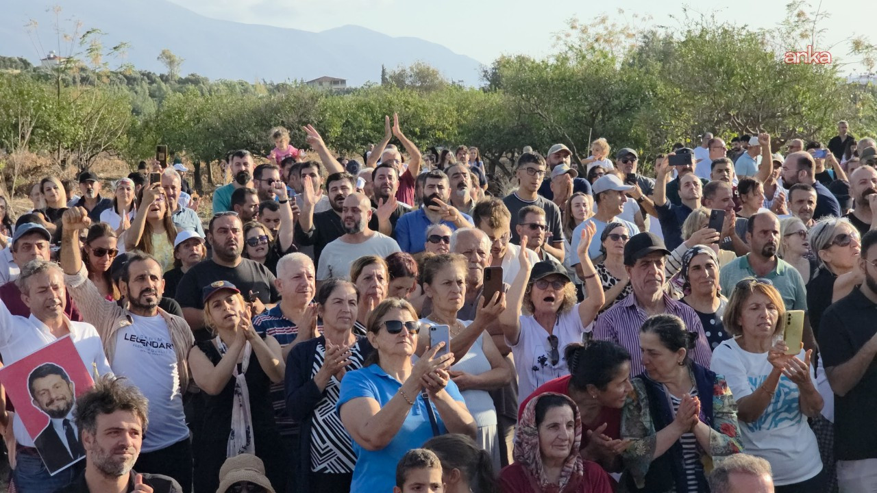 TOKİ için kamulaştırılan Hatay Samandağ'da 'Toprağıma Dokunma' eylemi