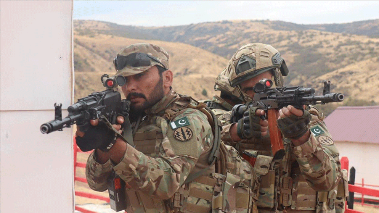 Pakistan’da Ordunun En Üst Düzey Görevi İçin Yetkiler