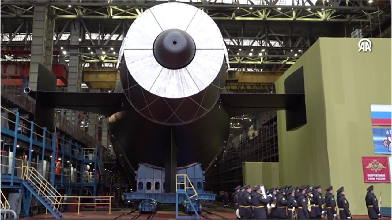 Rusya’nın nükleer denizaltısı “Habarovsk” törenle suya indirildi Rusya’nın nükleer denizaltısı “Habarovsk” törenle suya indirildi